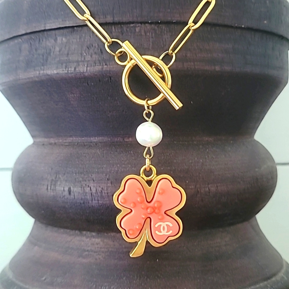 AUTHENTIC Chanel Lucky Clover on Chain